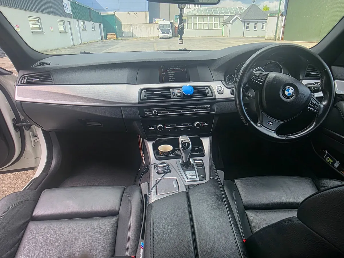 BMW 5-Series 2012 - Image 2