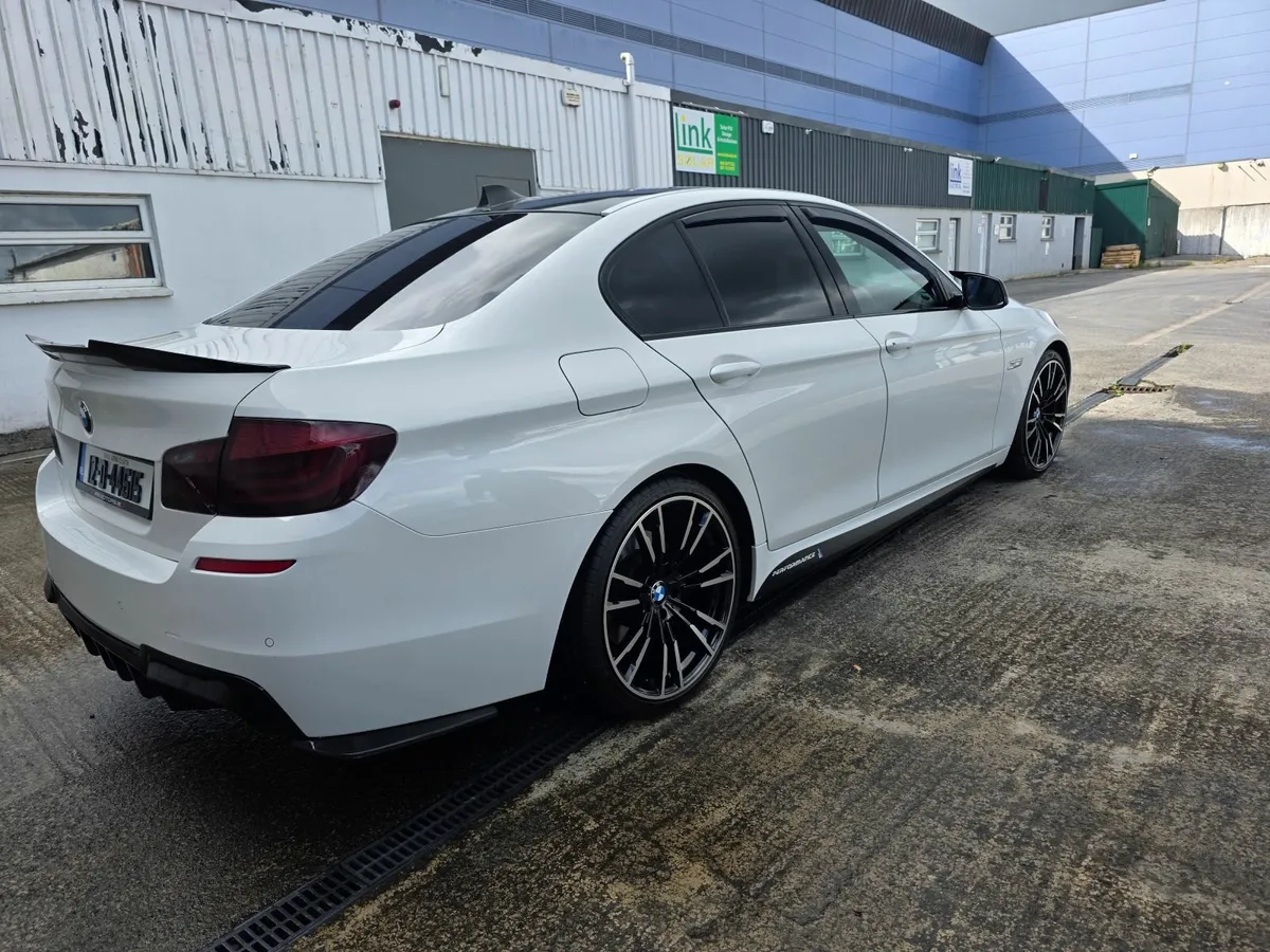 BMW 5-Series 2012 - Image 4