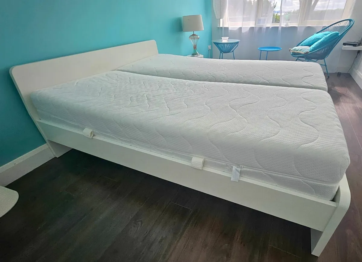 Bed - Image 1
