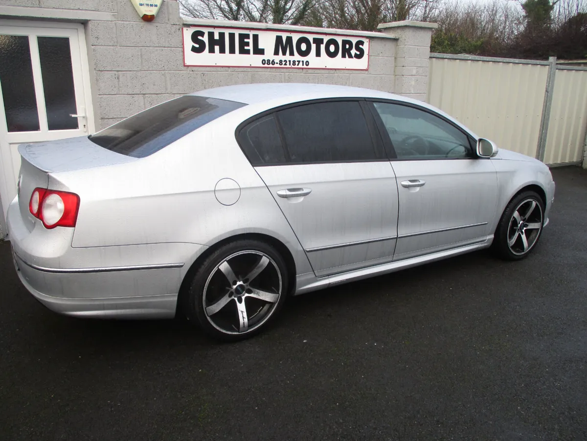 Volkswagen Passat 2010 - Image 3