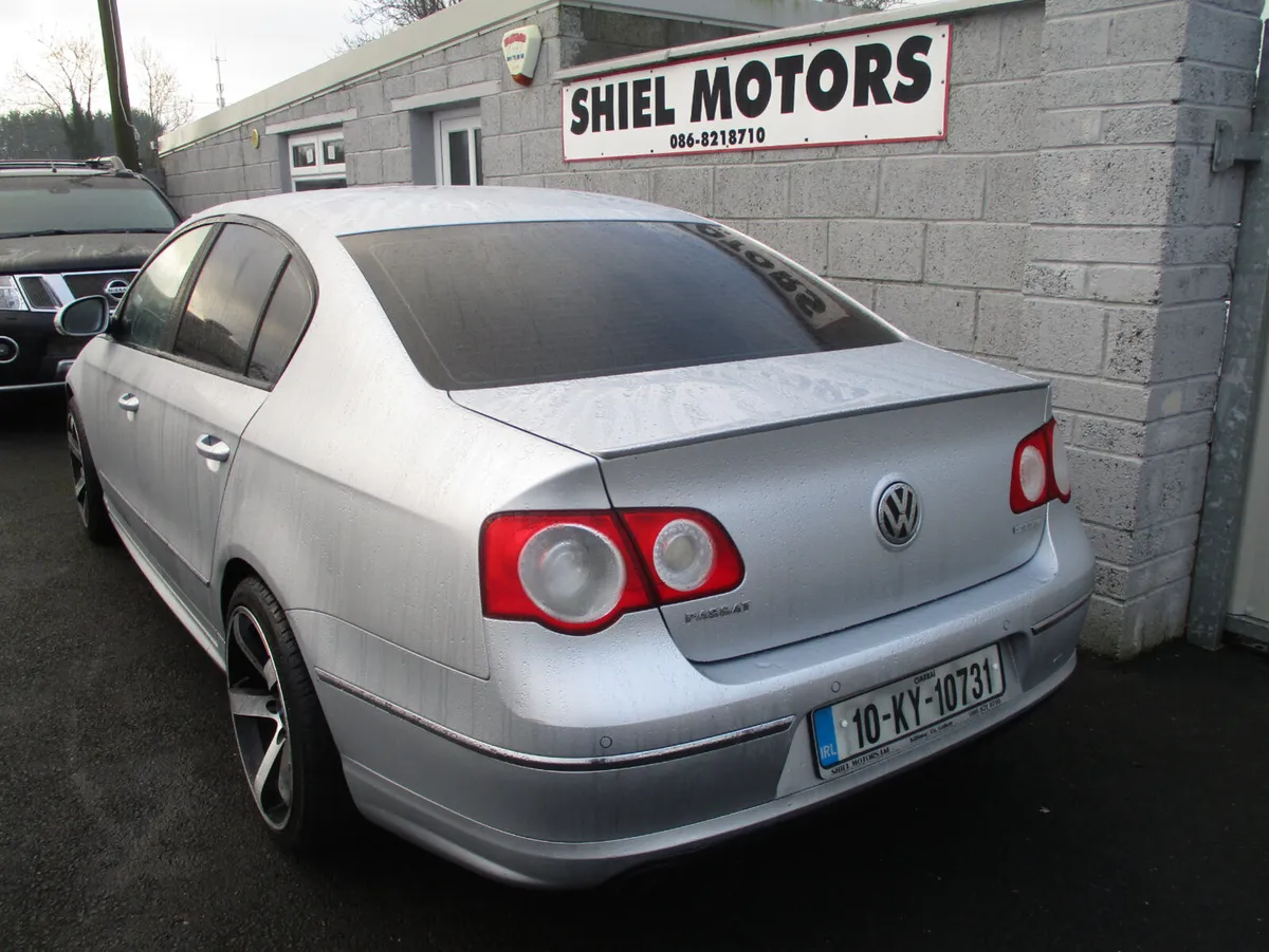 Volkswagen Passat 2010 - Image 4