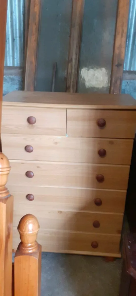 Chest of drawers - Image 1