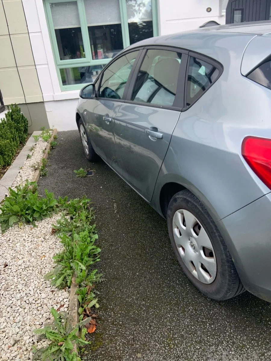 Car - Image 4