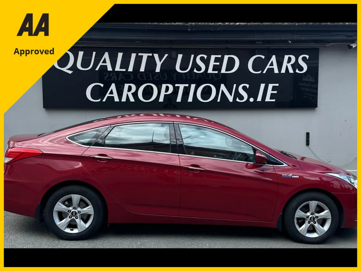 Hyundai i40 SALOON EXECUTIVE 4DR//ONLY 200 TAX// - Image 1
