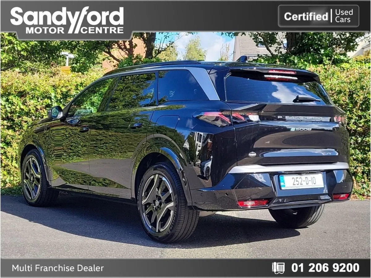 Peugeot 5008 GT BEV 73kwh 210hp Huge Savings on N - Image 4