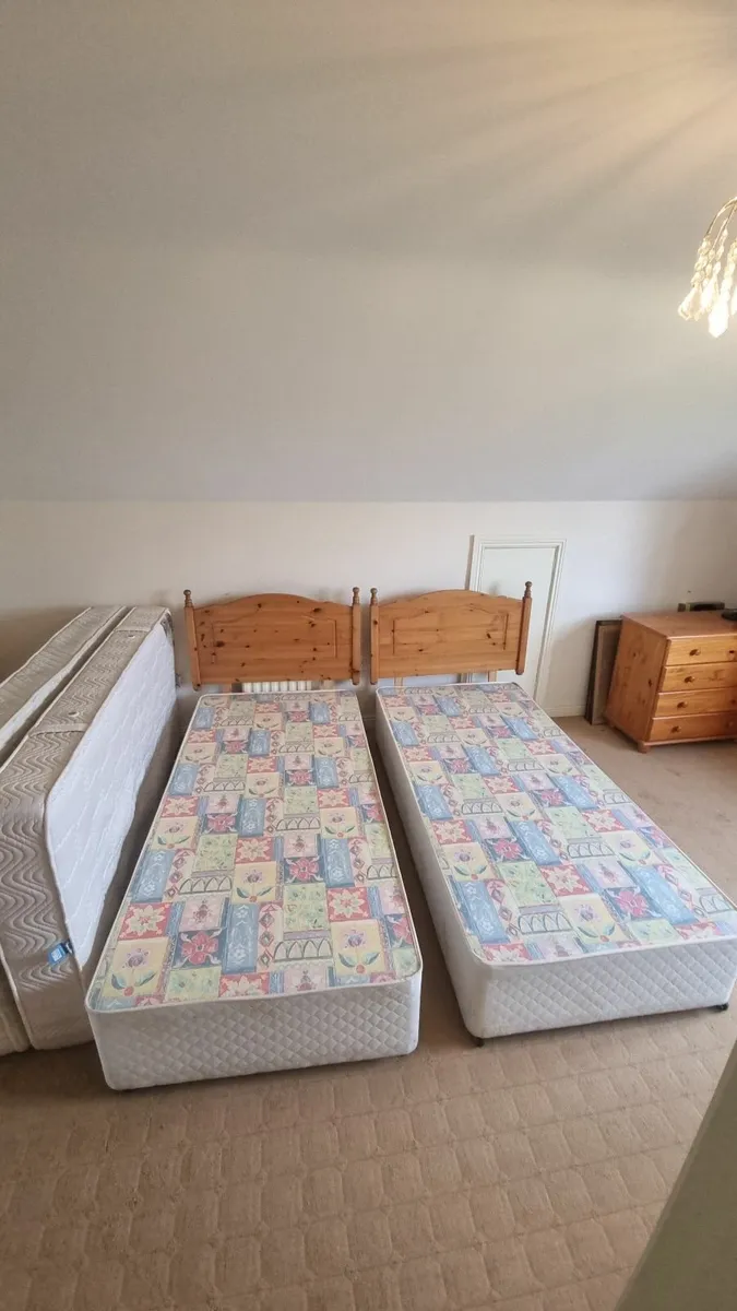 2 Single Divan beds - Image 4