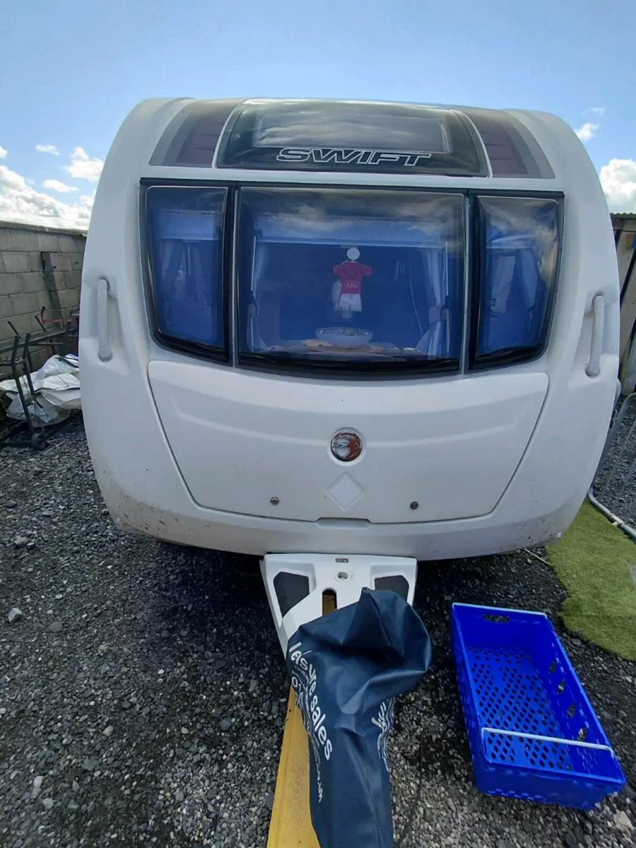 Caravan - Image 1