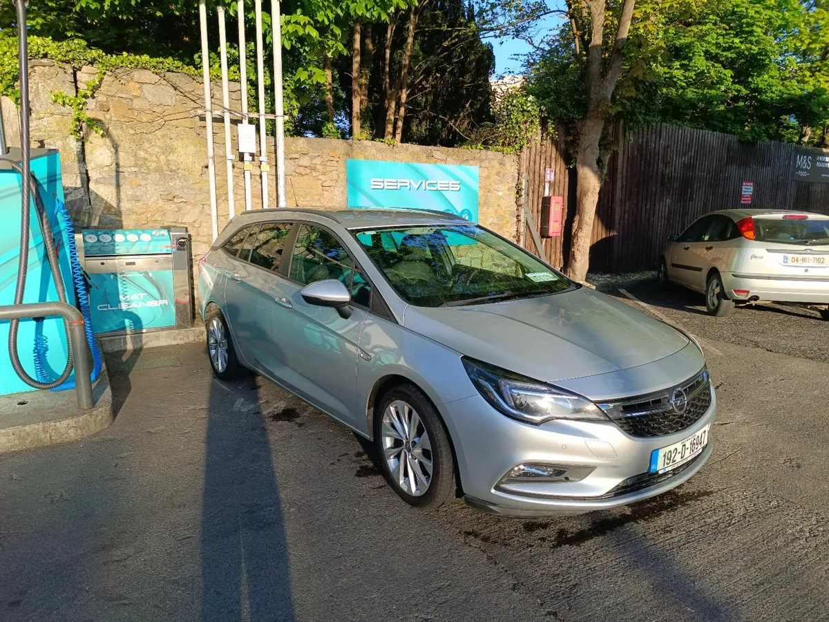 Opel Astra Estate - Image 2