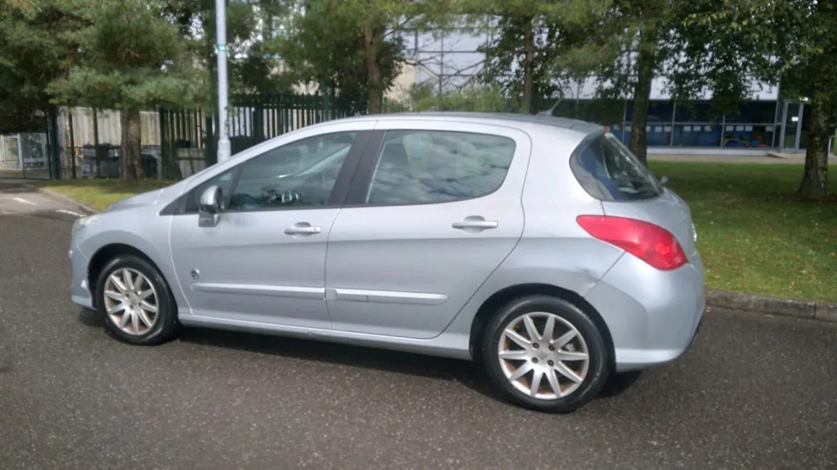 Peugeot 308 HDI. Very Low Mileage & NCT 26 - Image 3