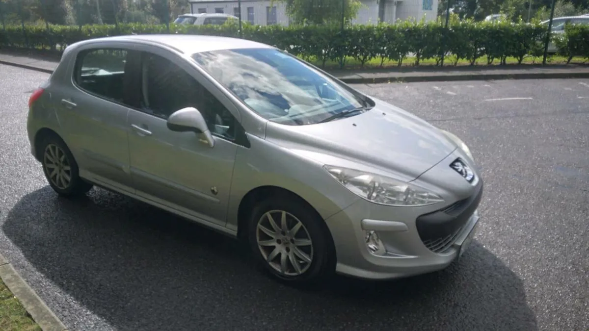 Peugeot 308 HDI. Very Low Mileage & NCT 26 - Image 4