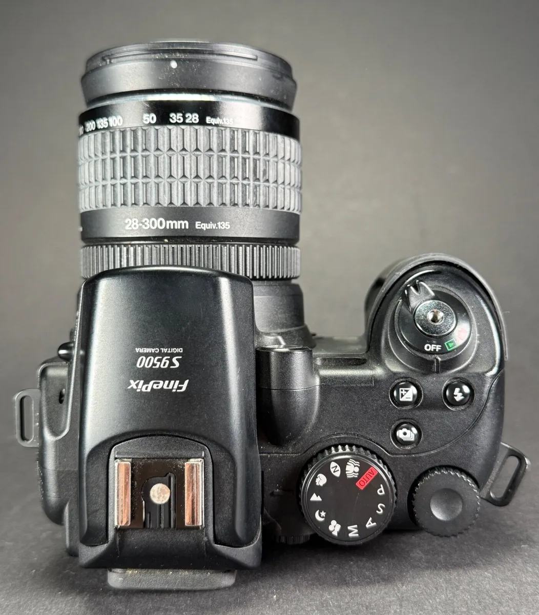 Fujifilm FinePix S9500 - Image 1