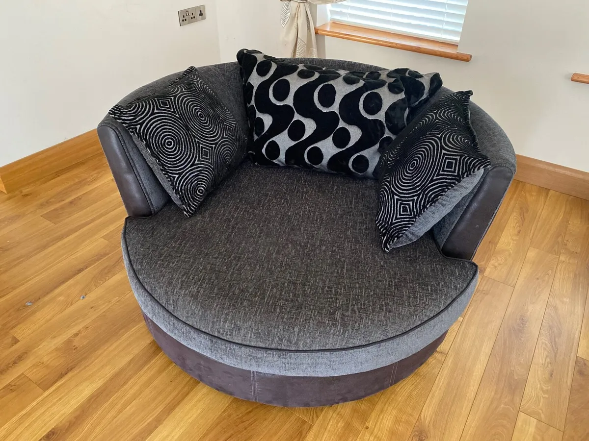 3 seater sofa and swivel arm chair - Image 2