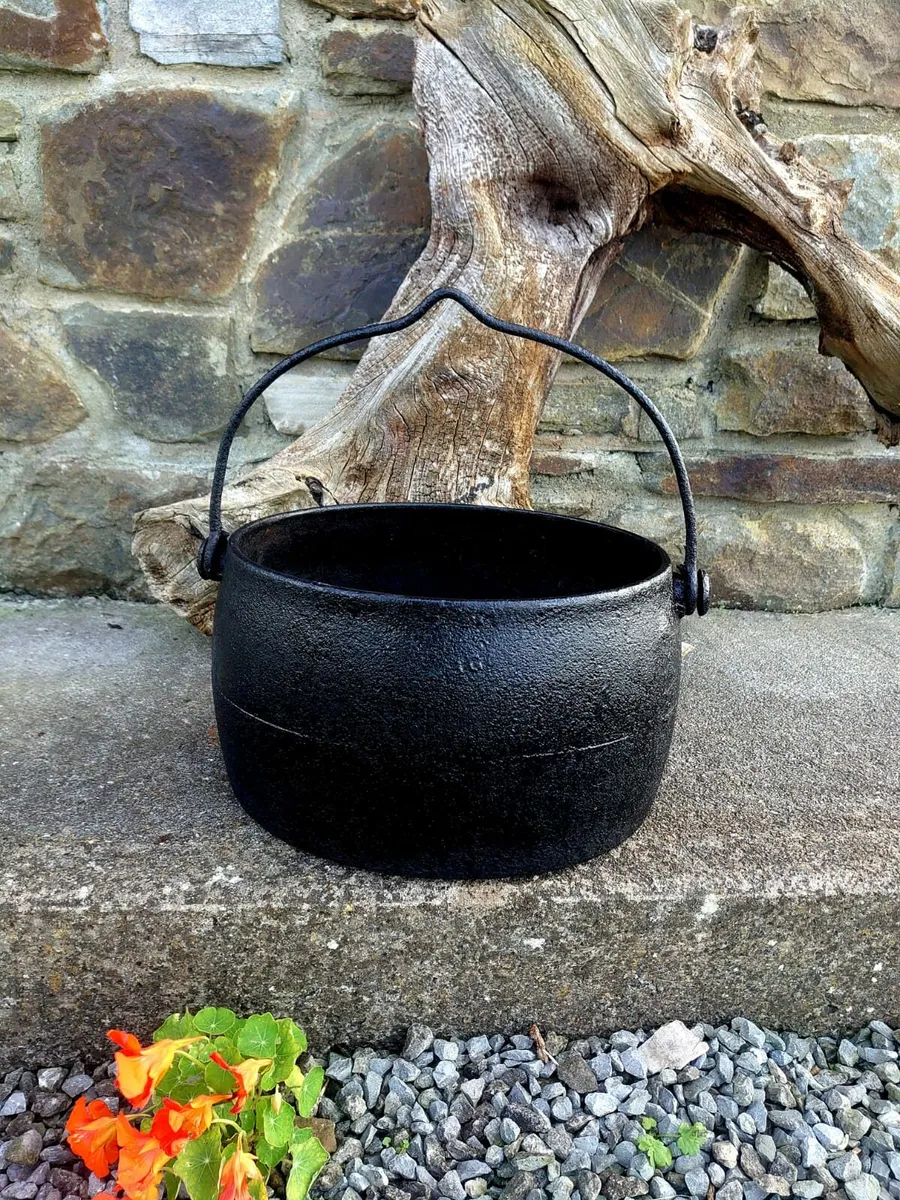 antique vintage cottage pot garden fire cauldron - Image 1