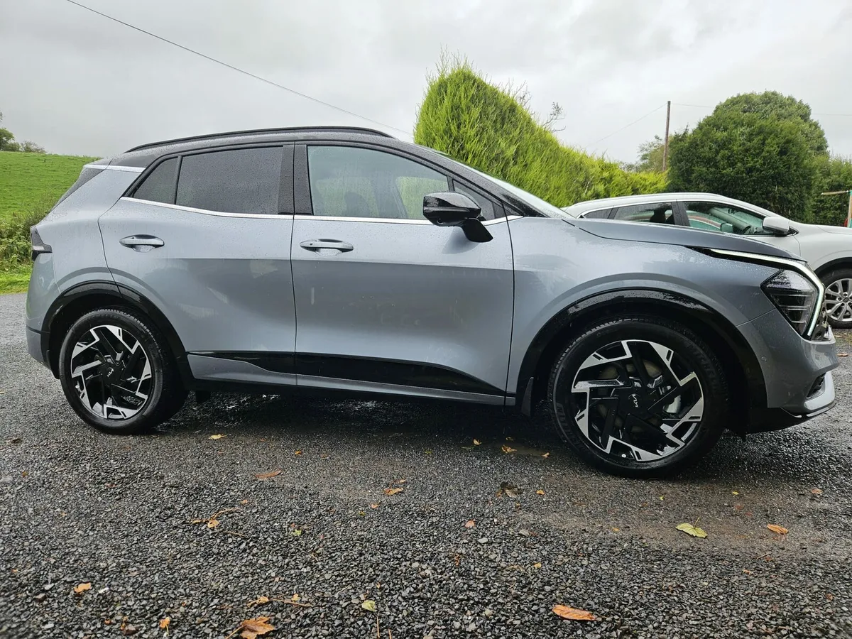 2024 Kia Sportage GTLine S - Image 2