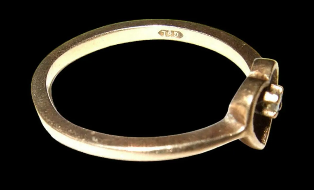 Vintage 9ct Hallmarked Diamond Suspension Ring - Image 2