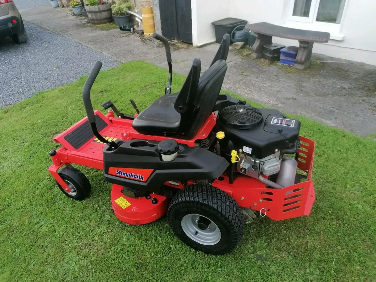 Zero turn Lawnmower - Image 2