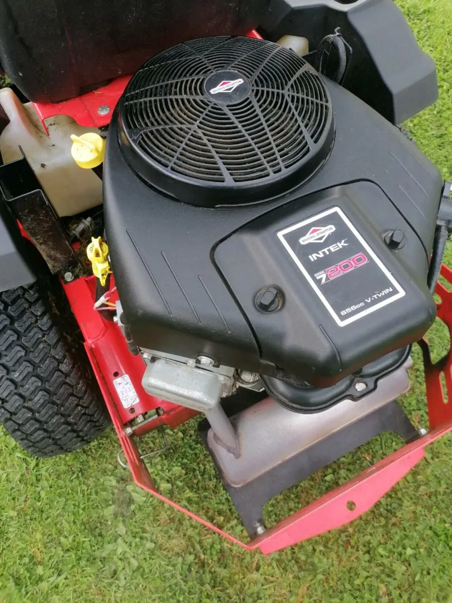 Zero turn Lawnmower - Image 3
