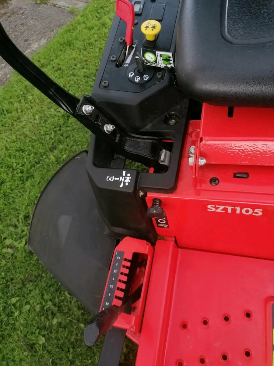 Zero turn Lawnmower - Image 4