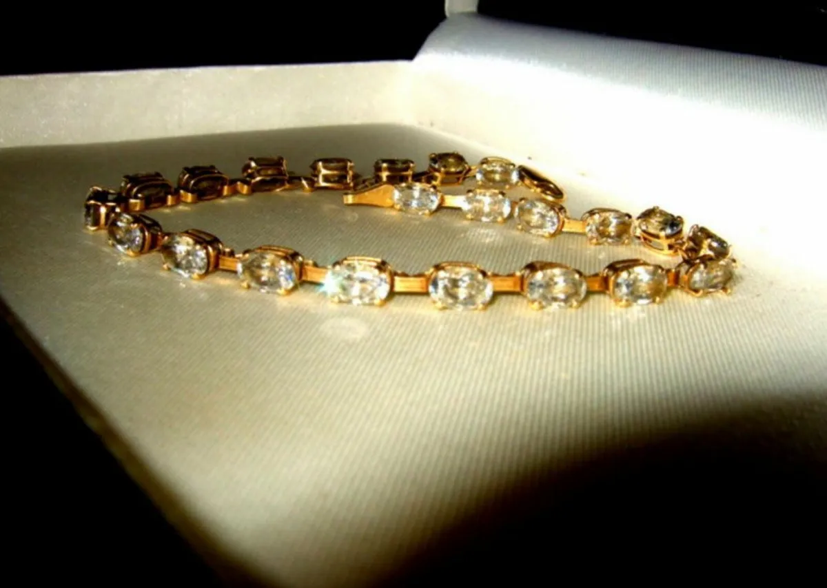 Vintage Hallmarked 14ct Gold Tennis Bracelet - Image 4