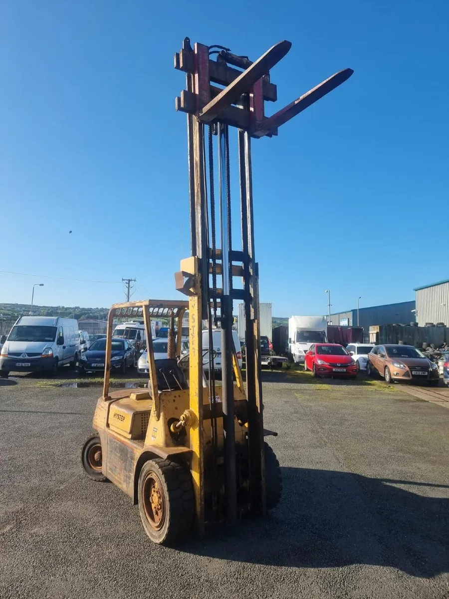 Forklift - Image 4