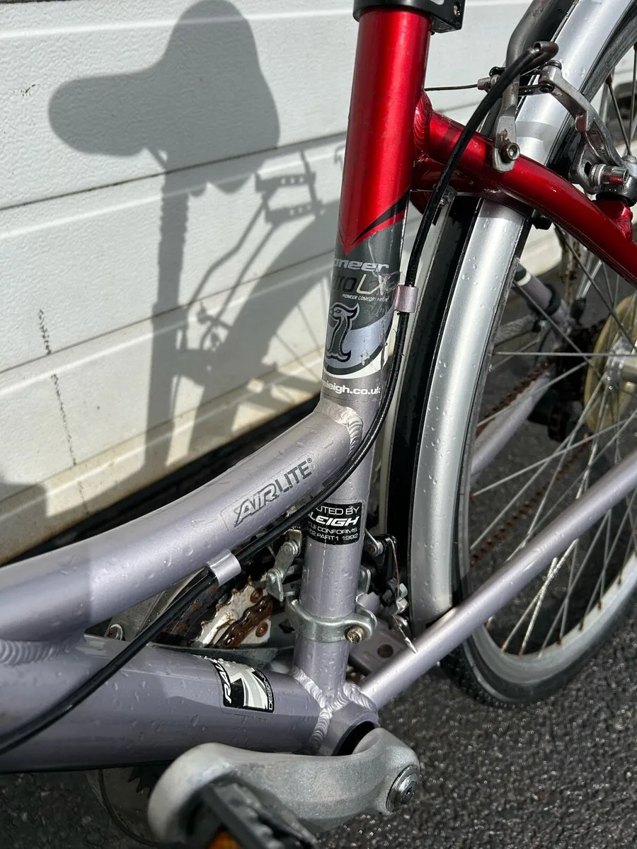 Women’s Raleigh bike 28” wheel - Image 4