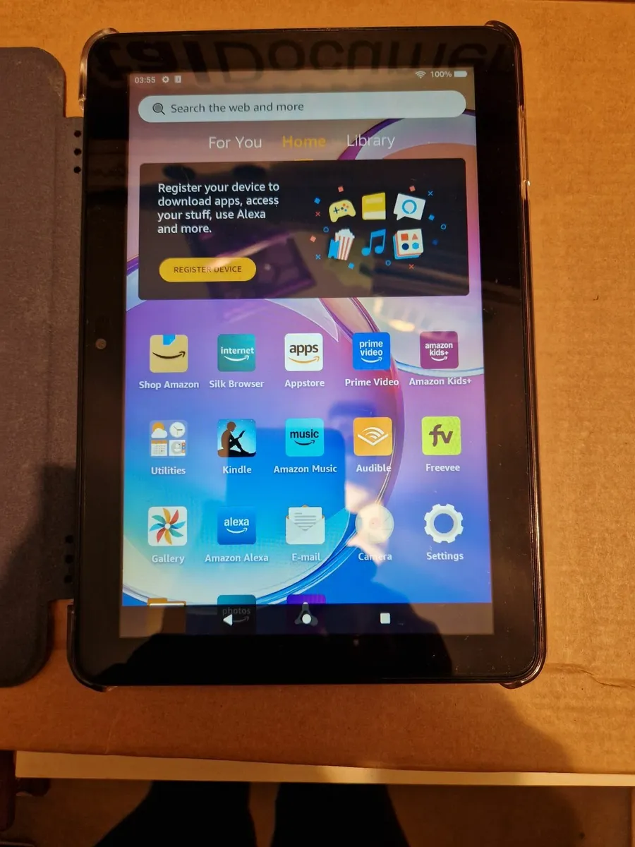 Amazon Fire HD 8 (12th Generation) 32GB with case - Image 3