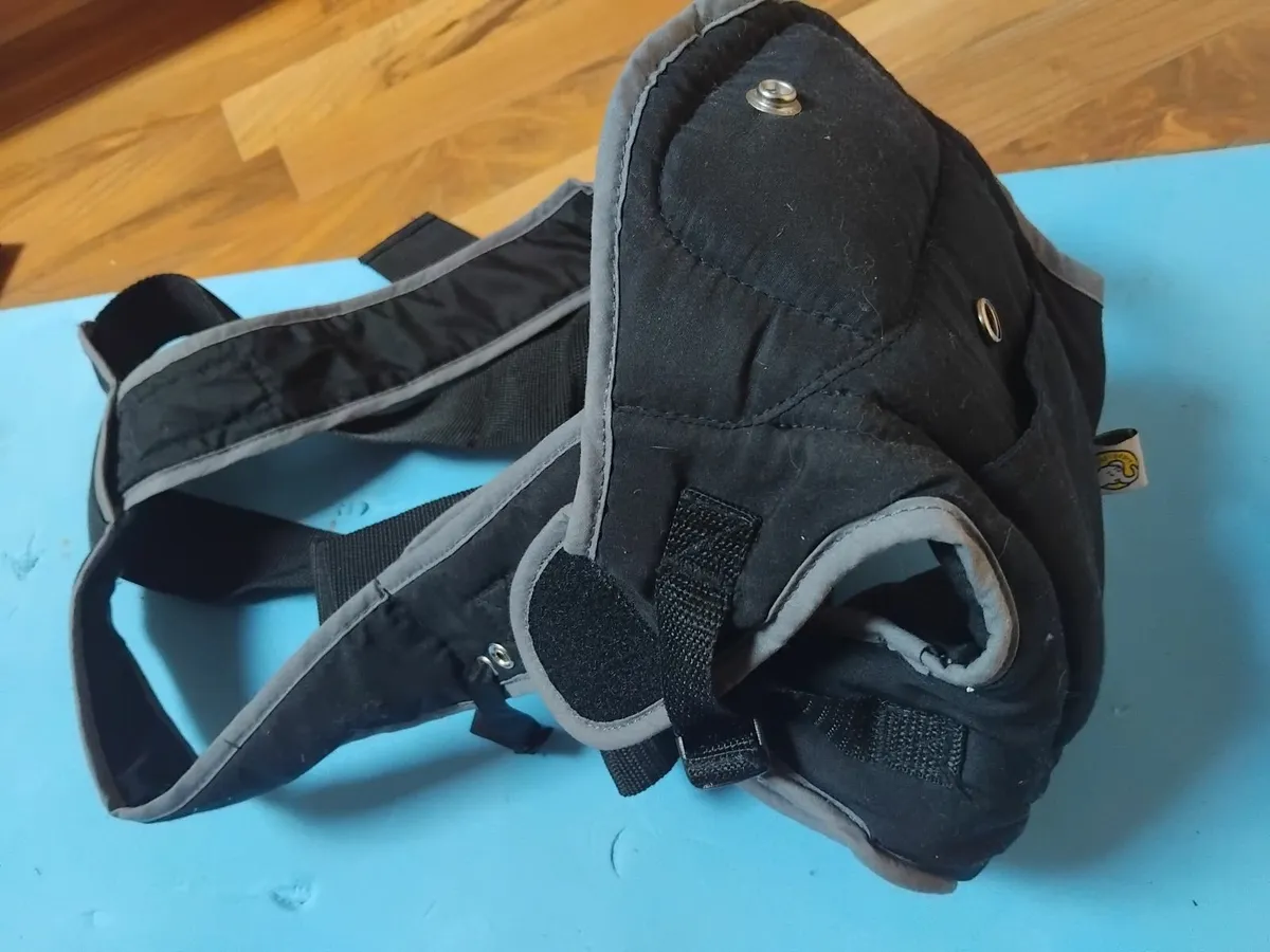 Baby carrier - Image 1