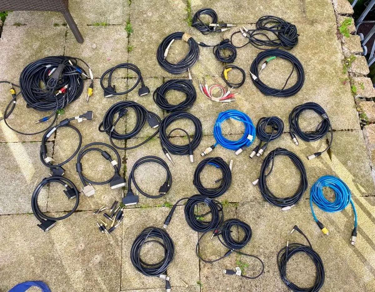 Pro Audio Cables - 30 Mixed XLR, Jack, Mini, etc.. - Image 1