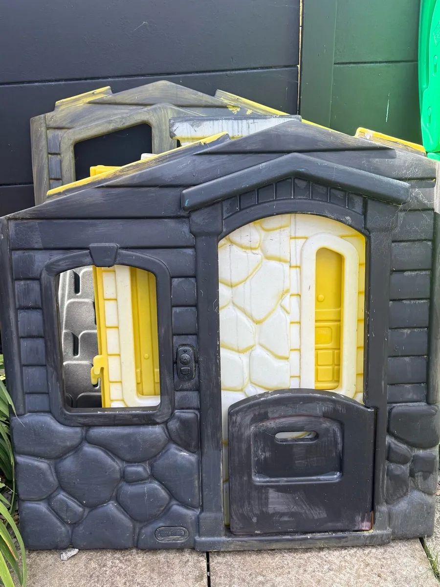 little tikes outside playhouse - Image 1