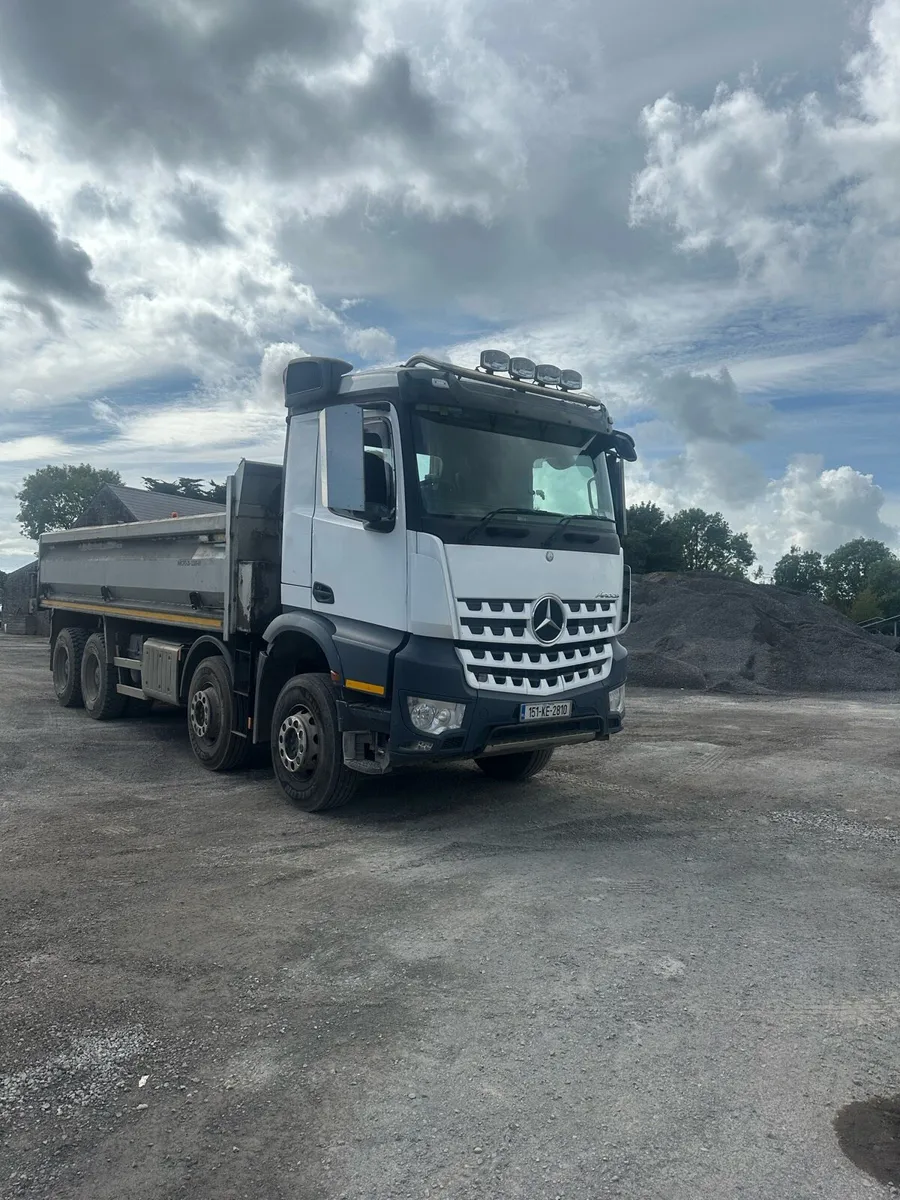 2015 merc tar spec tipper - Image 1