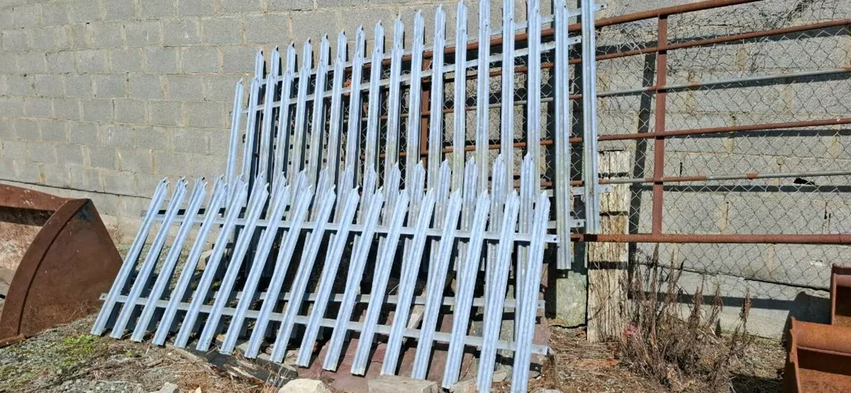 Galvanised Security Fencing x2- L107" xH 60" - Image 1