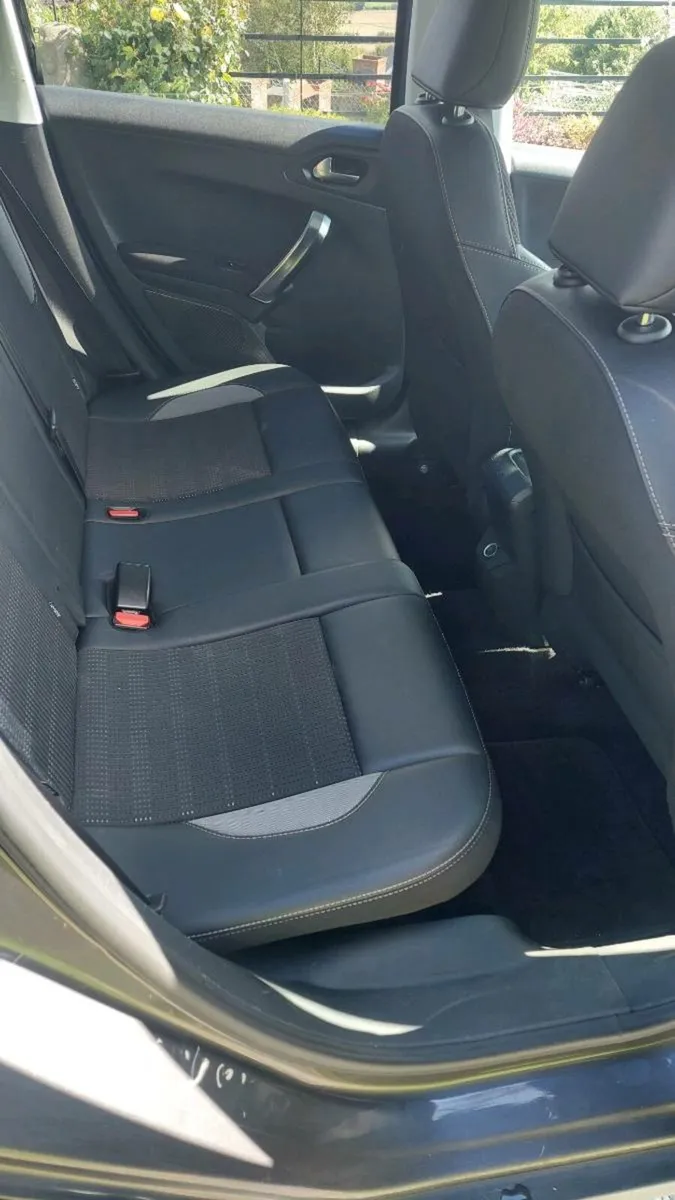 Car - Image 1