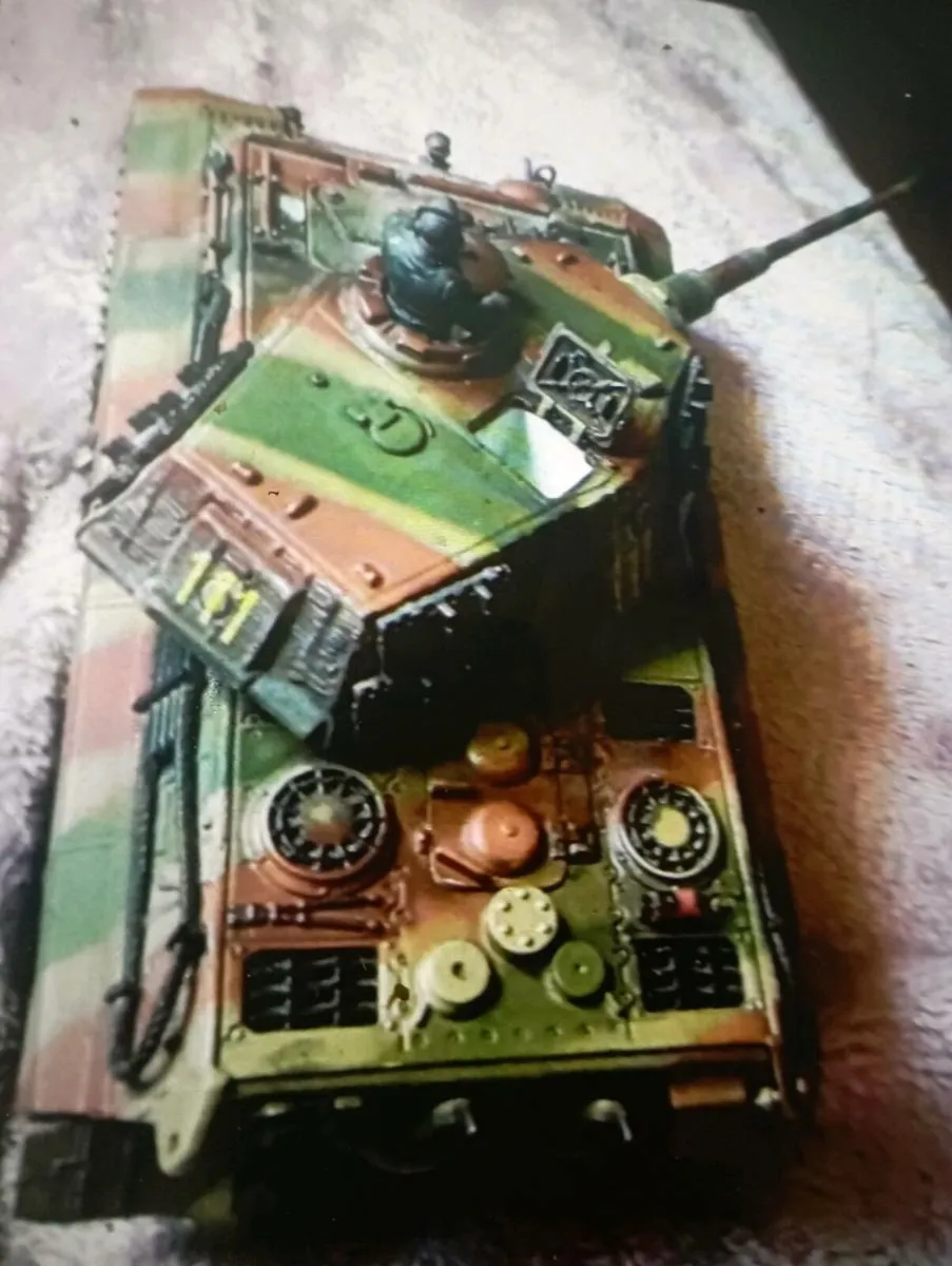 GEMMAN MILTARY KING NORMANOY1944  MODLE TANK. - Image 2