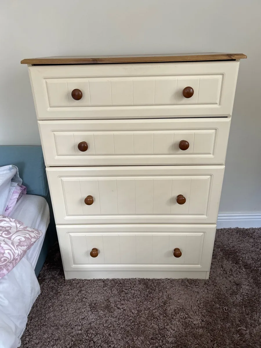 Chest of drawers - Image 1