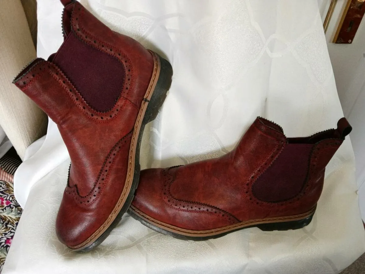 Women's boots