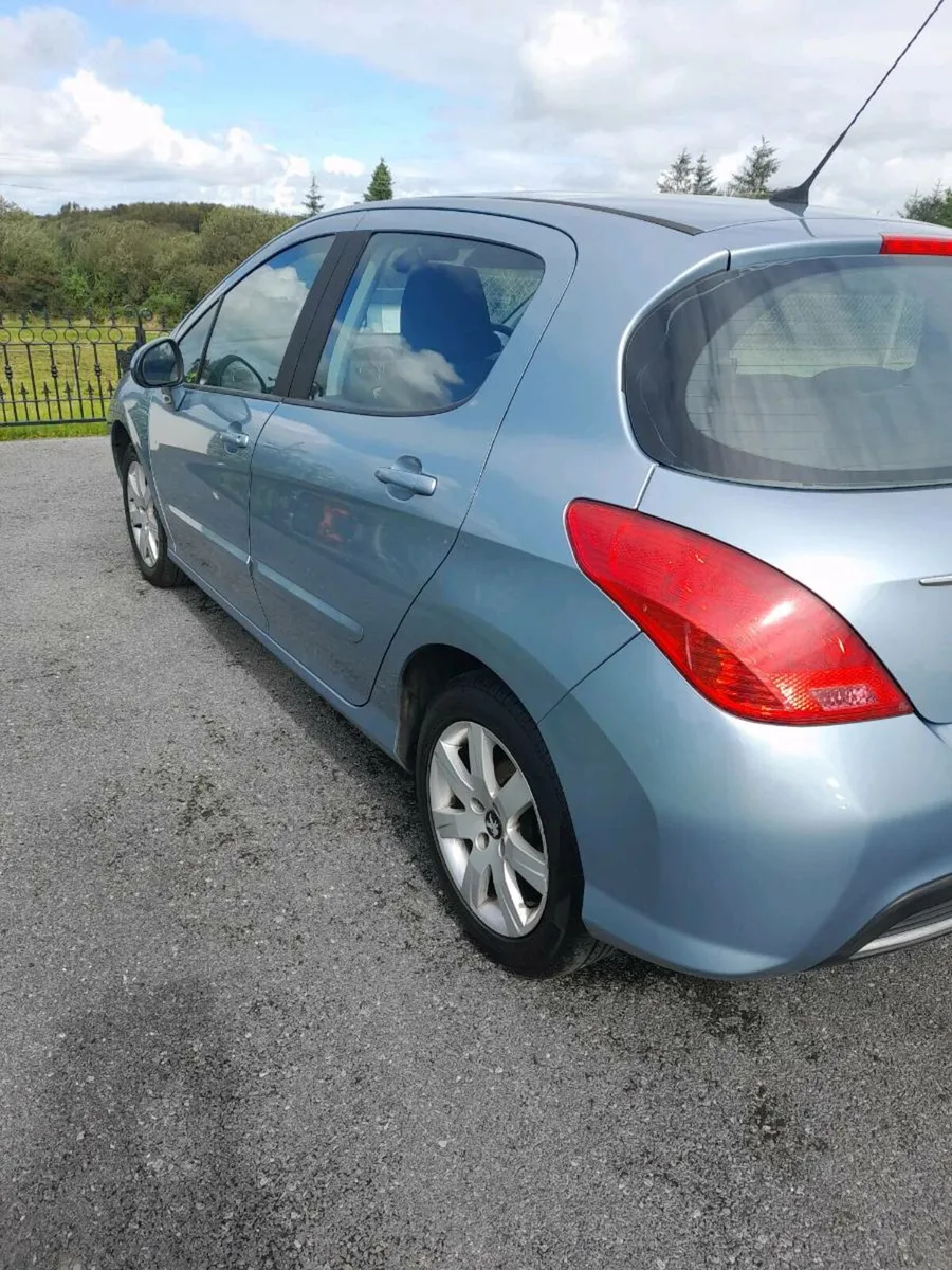 Peugeot 308 2012 - Image 2