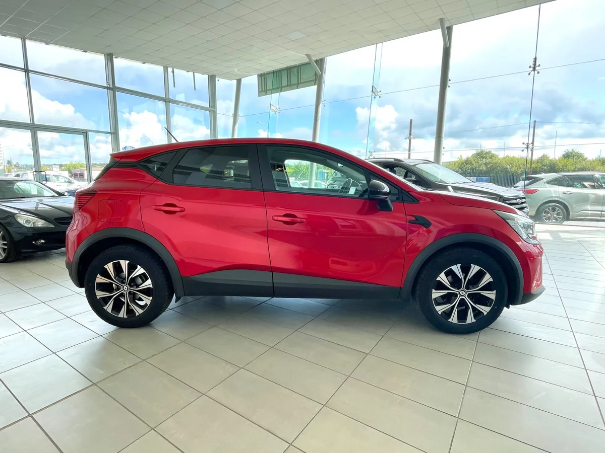 Renault Captur Evolution 1.0 Petrol - Image 2