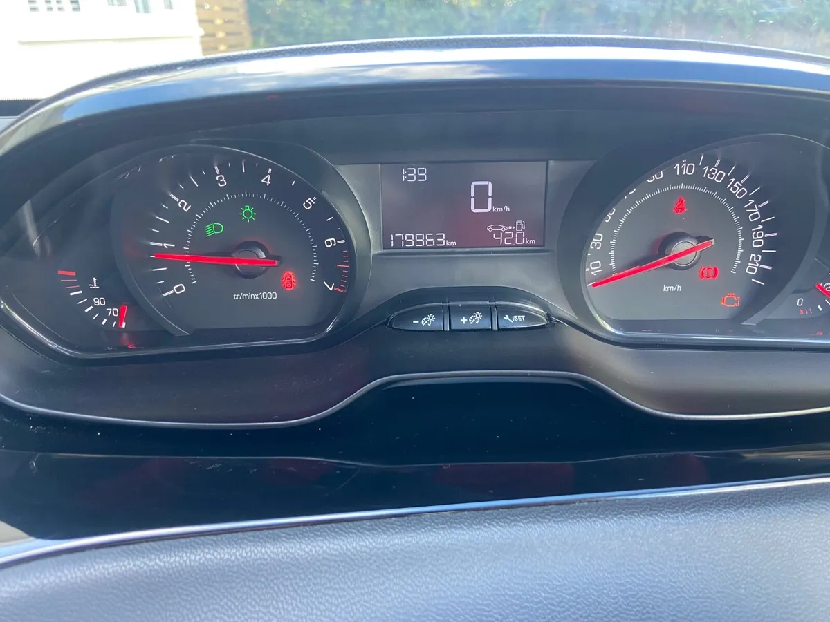 Peugeot 208 2013 - Image 3