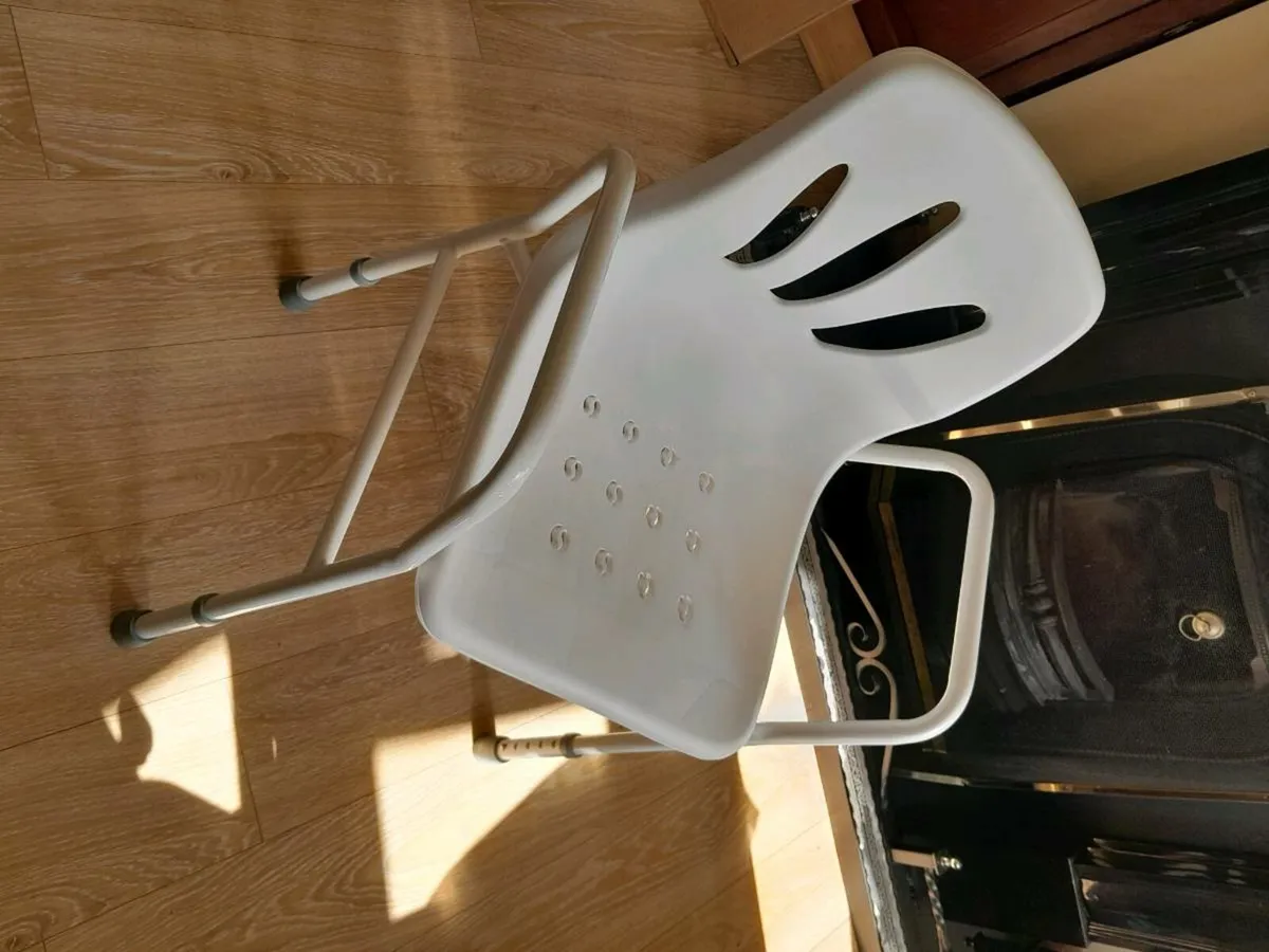 Shower chair - Image 1