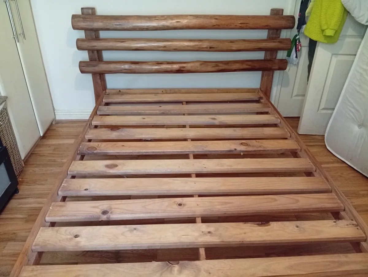 Solid log Bed - Image 2