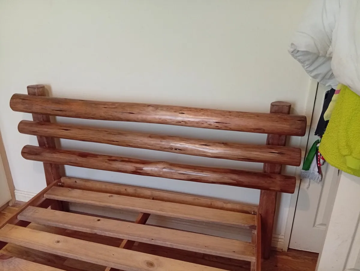 Solid log Bed - Image 4