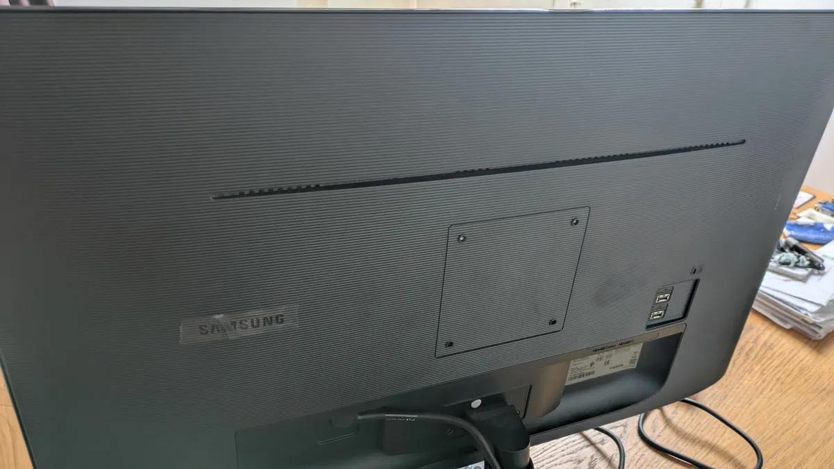 Smart Monitor Samsung M5 32" - Image 3