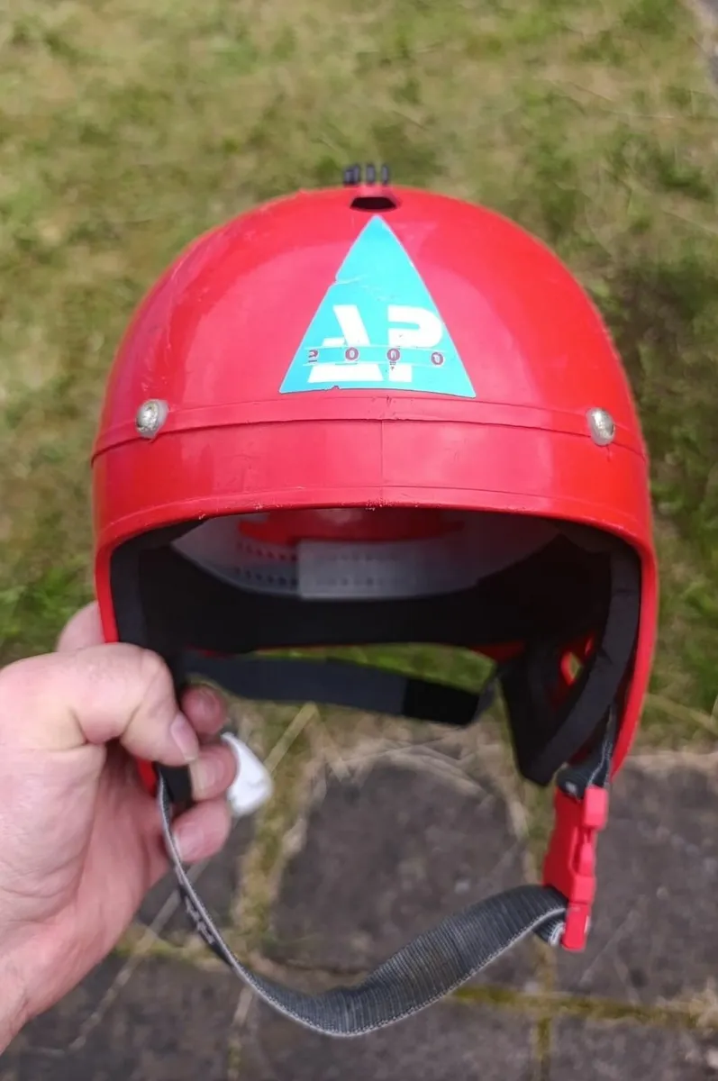 Kayaking helmet - Image 1