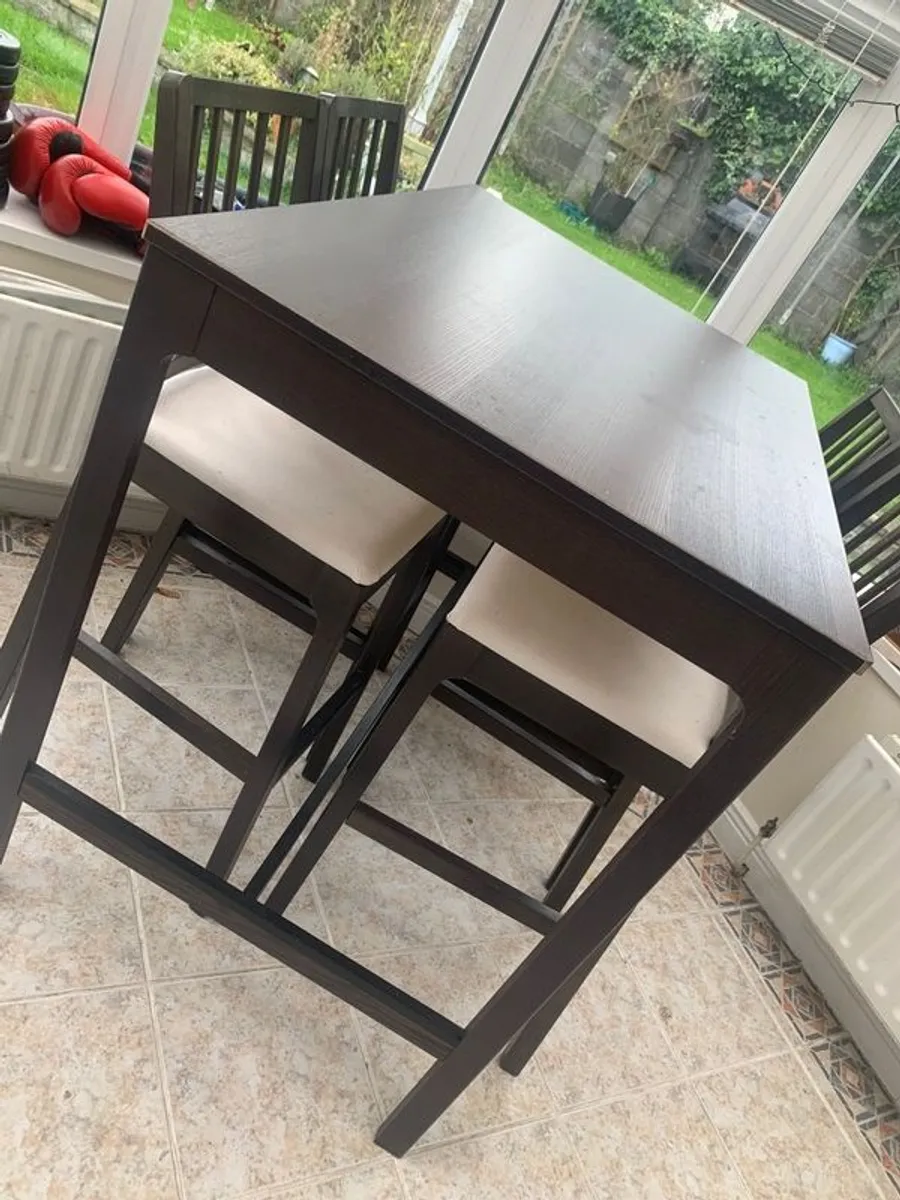 Breakfast table and chairs - Image 2