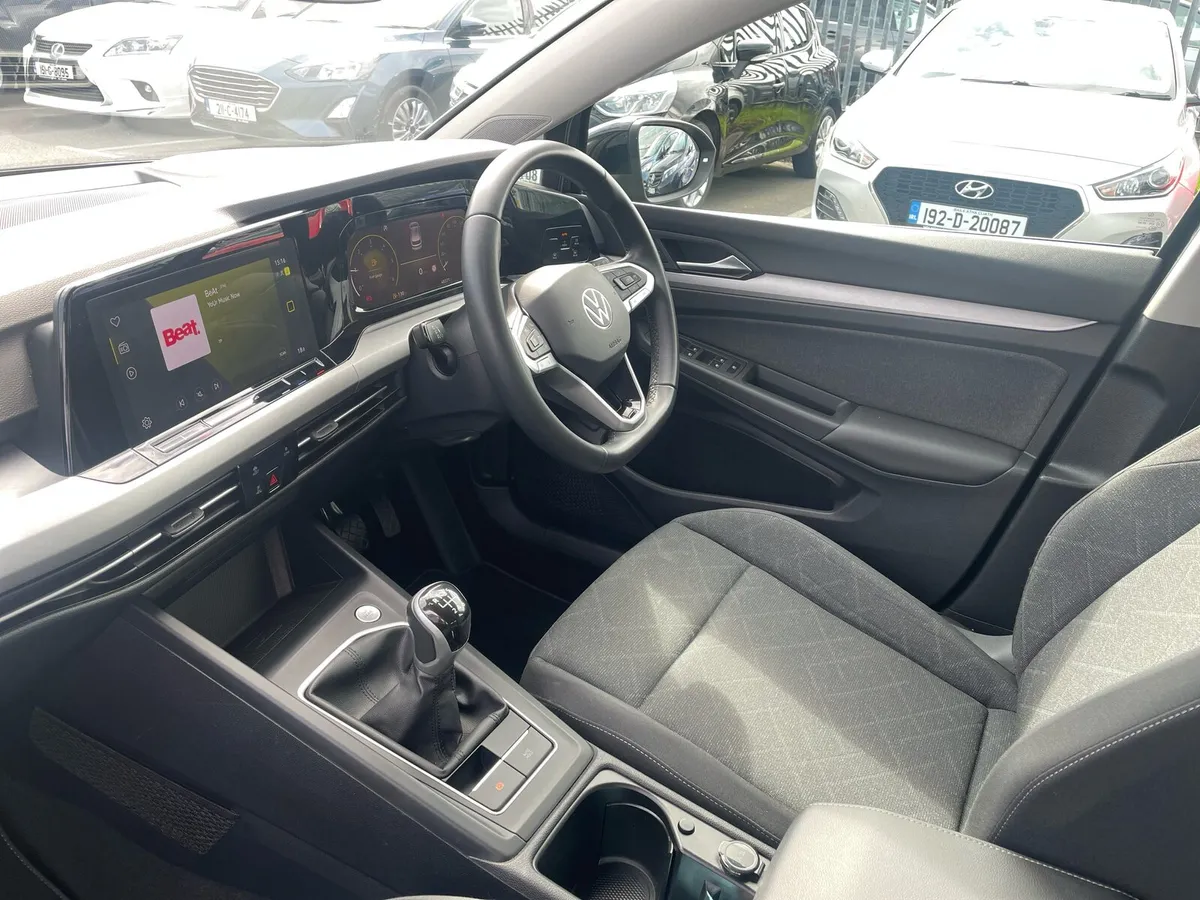 2024 Volkswagen Golf 2.0 TDI 115HP - Image 3