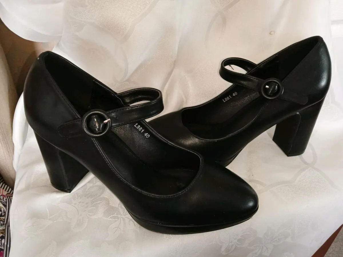 Ladies Black Shoes