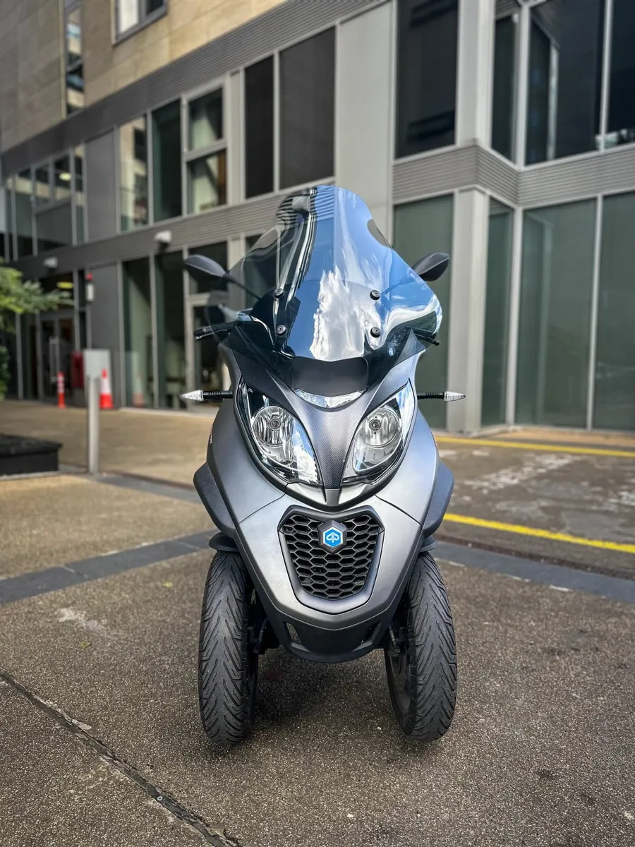 2018 Piaggio MP3 500 LT Sport ABS – Low km - Image 3