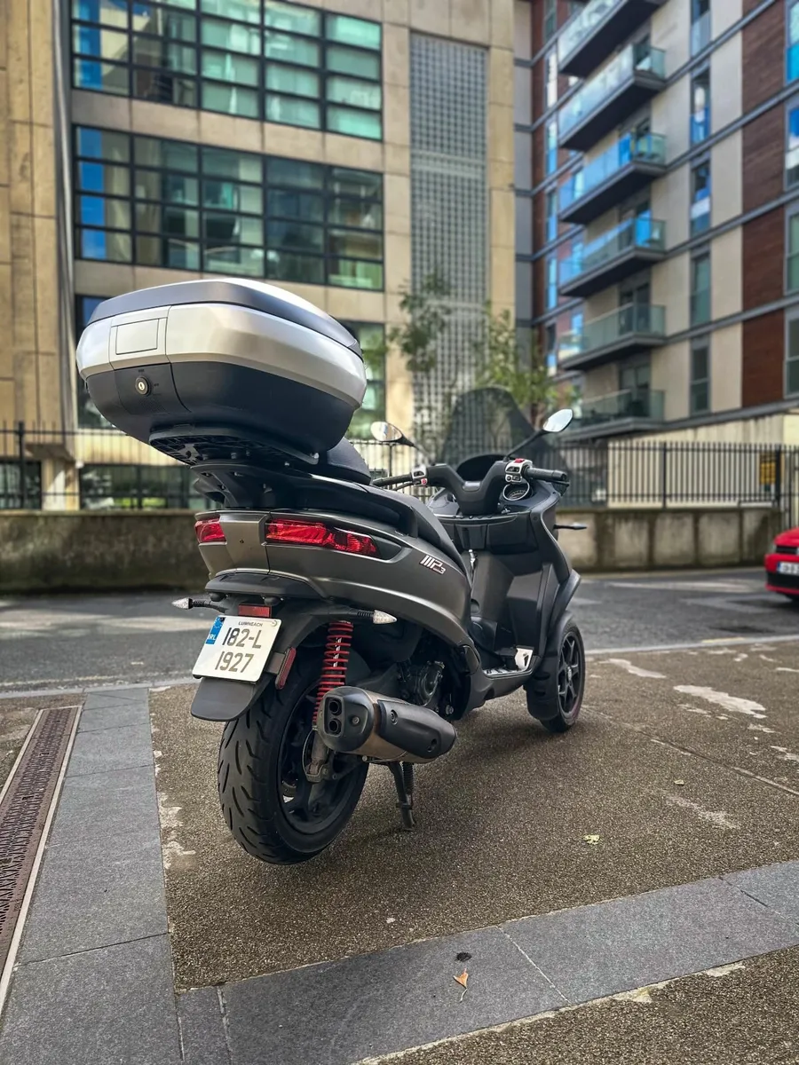 2018 Piaggio MP3 500 LT Sport ABS – Low km - Image 4