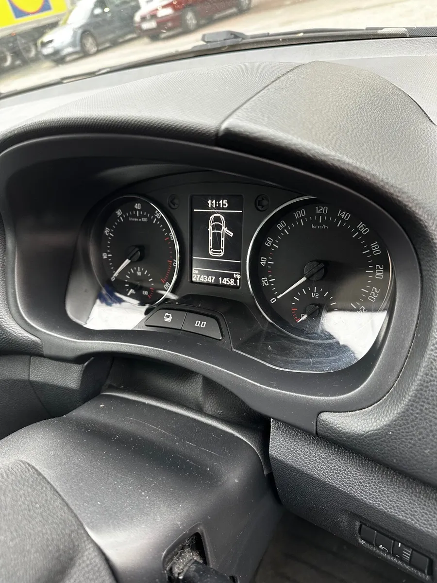 Skoda Fabia 2012 AUTOMATIC - Image 4