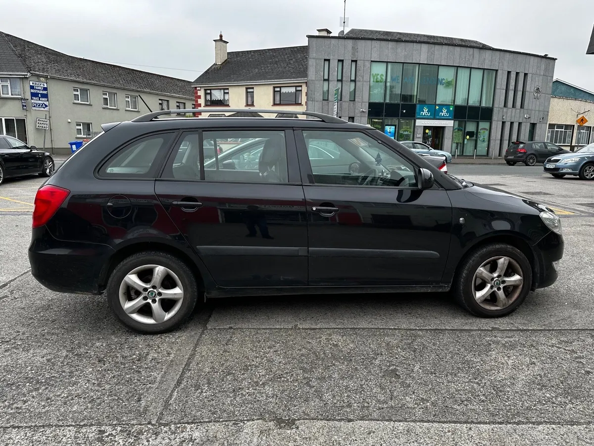 Skoda Fabia 2012 AUTOMATIC - Image 3